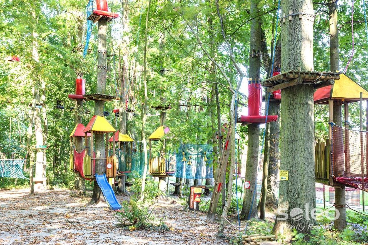 Soleo Family Resort - Domki 3 Min Od Morza - 3 Baseny, 4 Jacuzzi, Sauna, Animacje, Malpi Gaj, 3 Sale Zabaw, 4 Place Zabaw, 2 Restauracje Реваль Екстер'єр фото