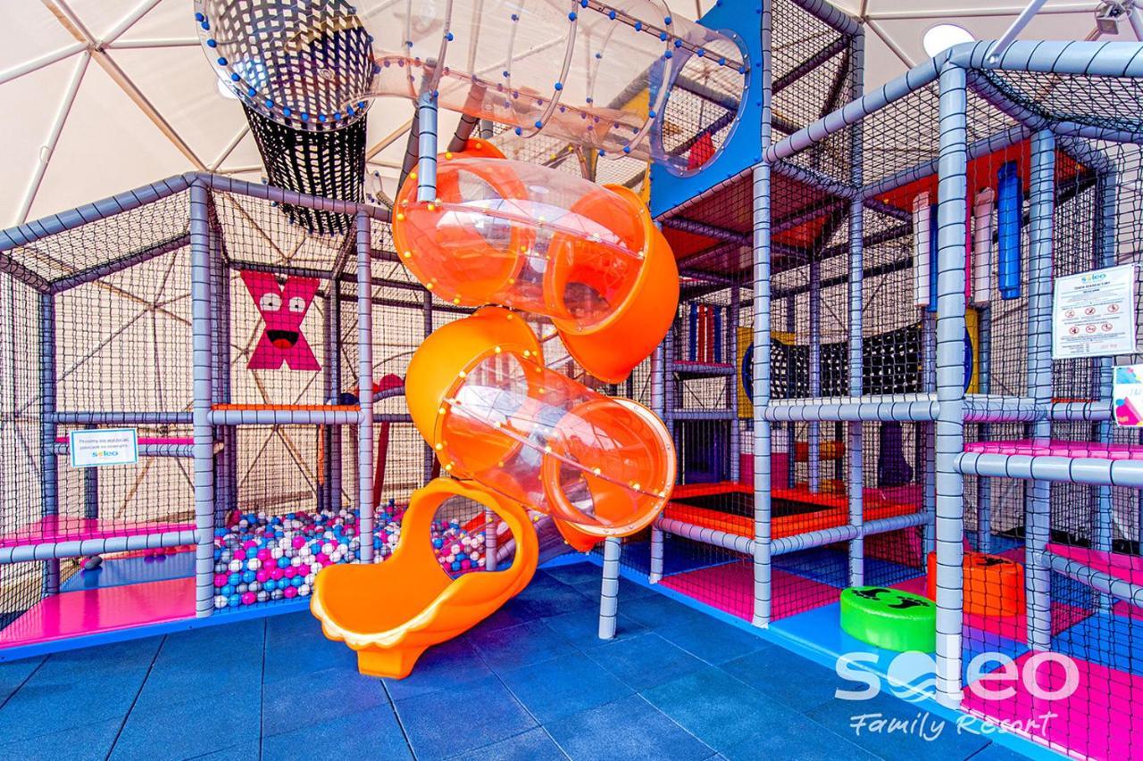Soleo Family Resort - Domki 3 Min Od Morza - 3 Baseny, 4 Jacuzzi, Sauna, Animacje, Malpi Gaj, 3 Sale Zabaw, 4 Place Zabaw, 2 Restauracje Реваль Екстер'єр фото